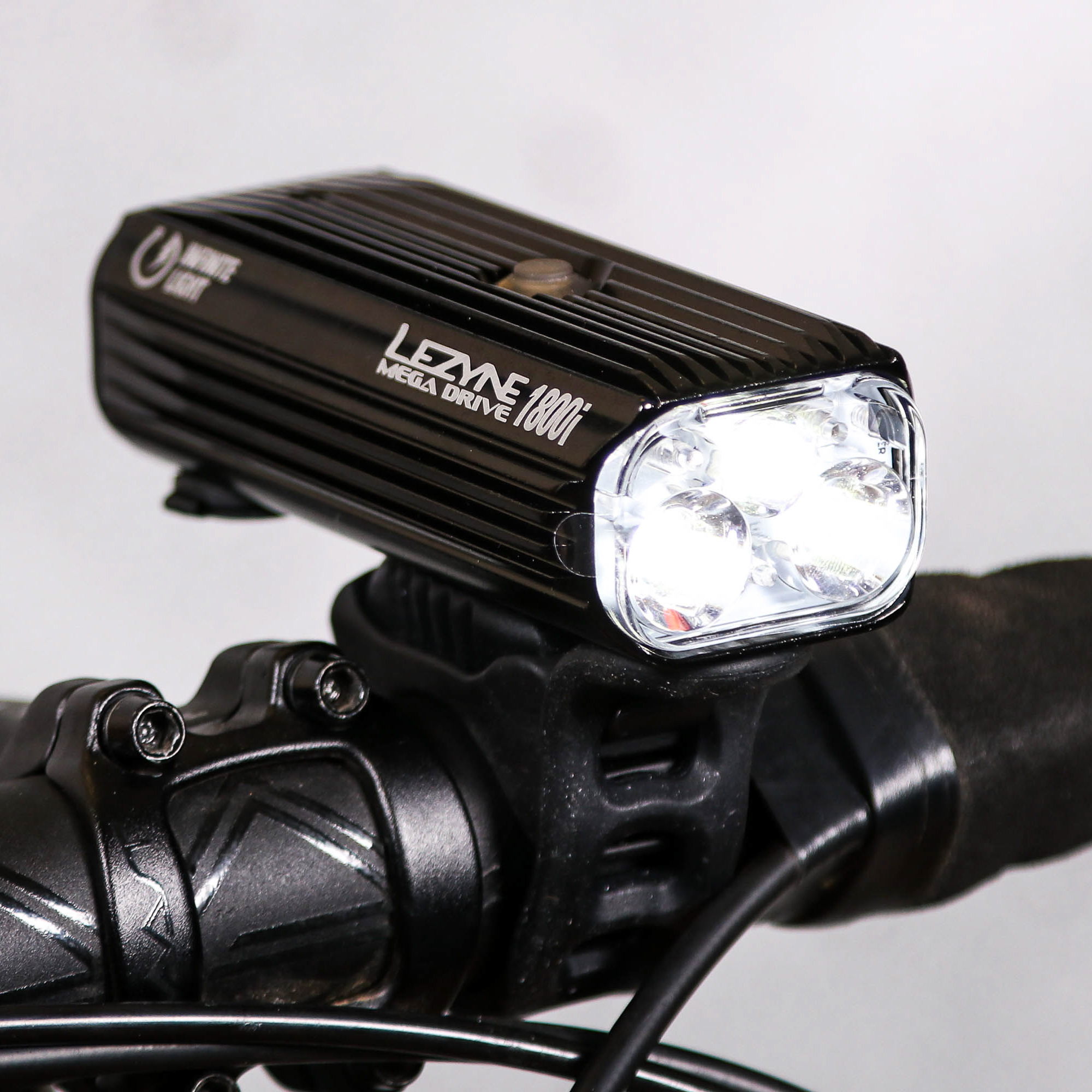 Cateye Volt 1700 USB Rechargeable Front Light - Cycling News