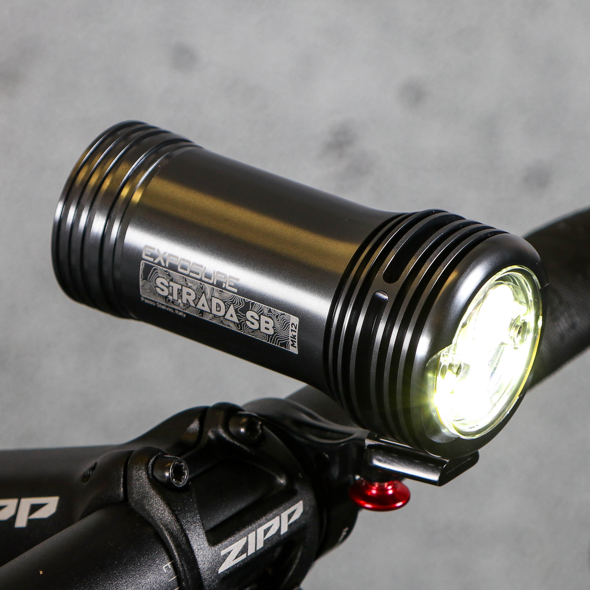 STRADA SB-SJ64L＋RST3S Review: Exposure Strada SB front light | road.cc